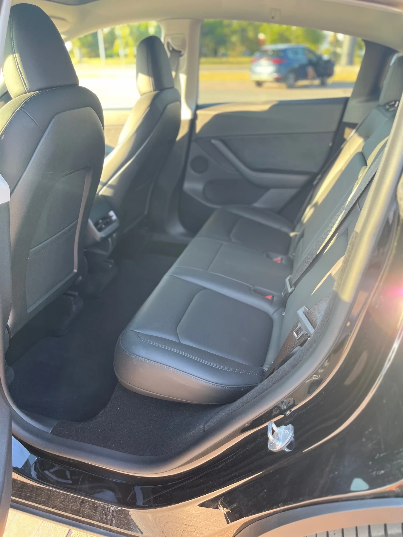 Tesla Model Y Dual Motor Long Range, снимка 14 - Автомобили и джипове - 56718117