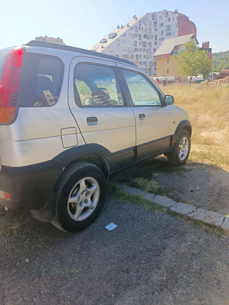 Daihatsu Terios, снимка 4 - Автомобили и джипове - 46965655