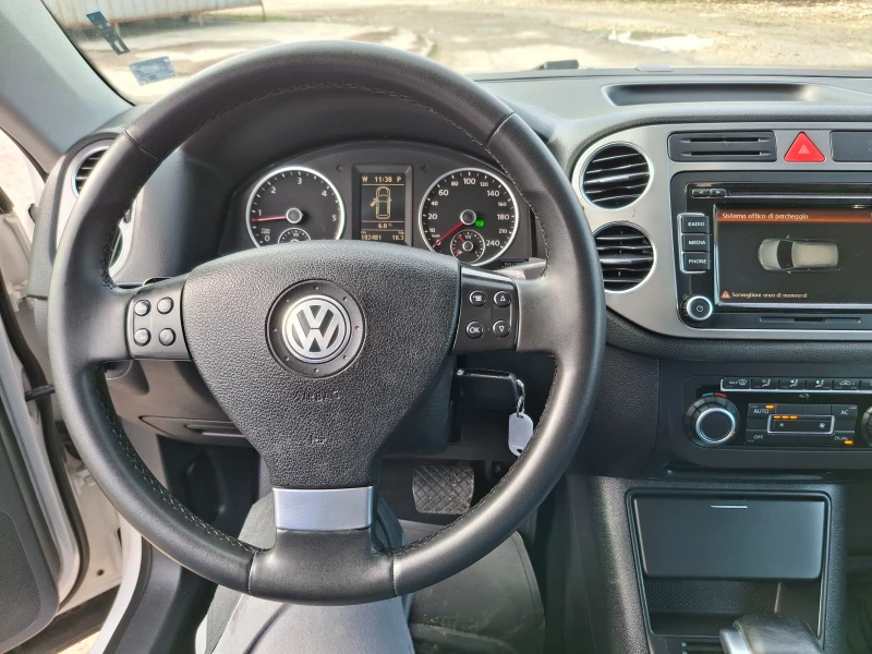 VW Tiguan, снимка 9 - Автомобили и джипове - 48152665