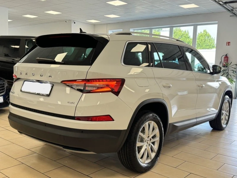 Skoda Kodiaq 2.0 Style 4x4 LED 7 Seats, снимка 4 - Автомобили и джипове - 49192936