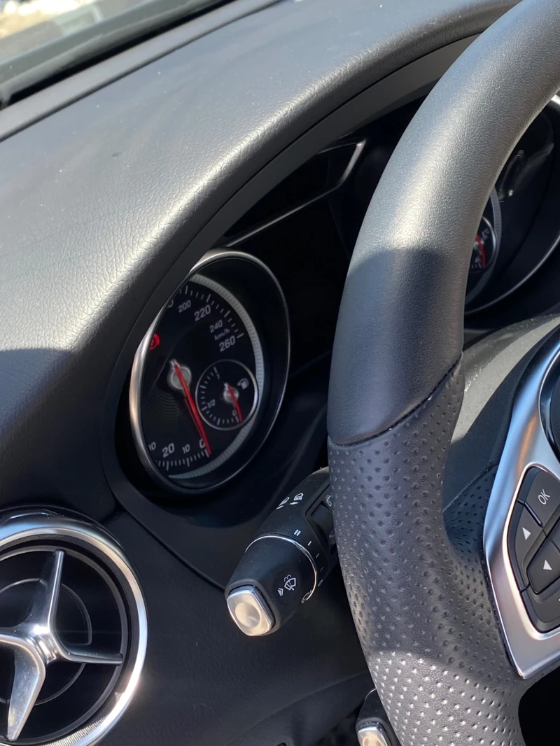 Mercedes-Benz GLA 220 4MATIC* NIGHT ПАКЕТ, снимка 8 - Автомобили и джипове - 52588222