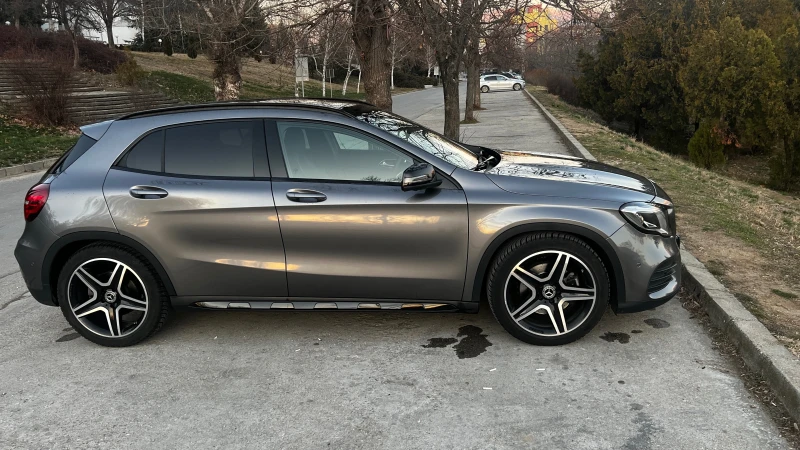 Mercedes-Benz GLA 220 4MATIC* NIGHT ПАКЕТ, снимка 4 - Автомобили и джипове - 52588222