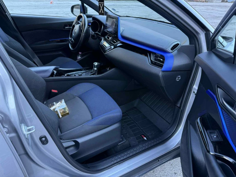 Toyota C-HR 1.8 HYBRID, снимка 14 - Автомобили и джипове - 52814772