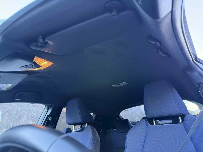 Toyota C-HR 1.8 HYBRID, снимка 11 - Автомобили и джипове - 52814772