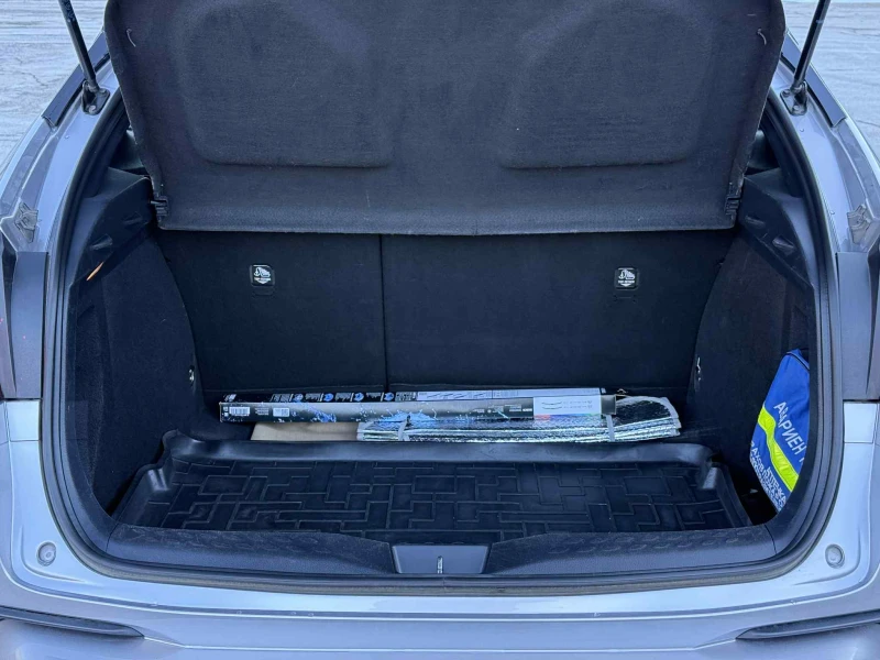 Toyota C-HR 1.8 HYBRID, снимка 7 - Автомобили и джипове - 52814772