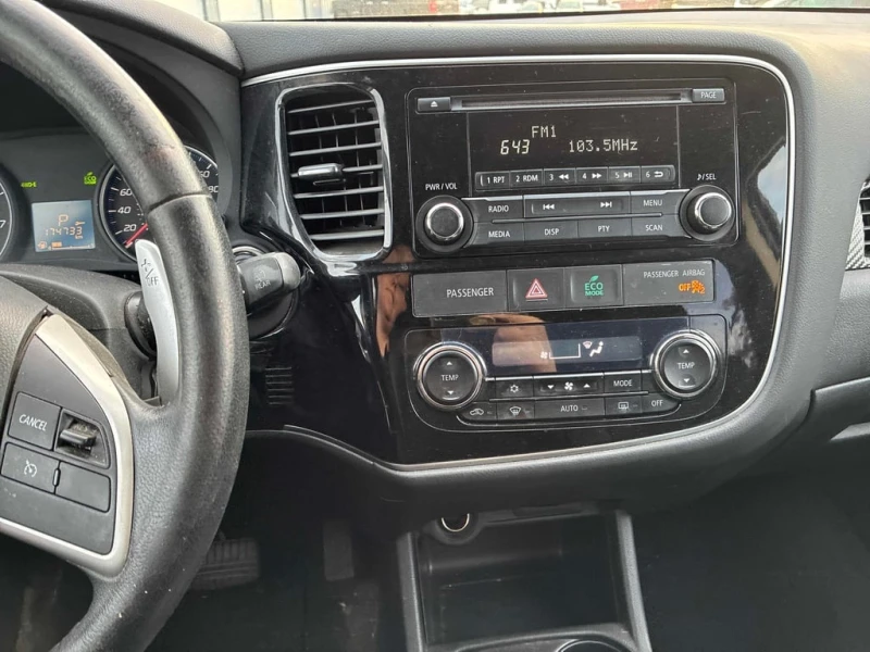 Mitsubishi Outlander * SE * CARFAX * БЕЗ ПЪРВОНАЧАЛНА ВНОСКА, снимка 9 - Автомобили и джипове - 52815954