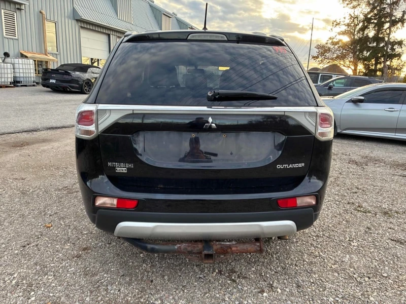 Mitsubishi Outlander * SE * CARFAX * БЕЗ ПЪРВОНАЧАЛНА ВНОСКА, снимка 4 - Автомобили и джипове - 52815954