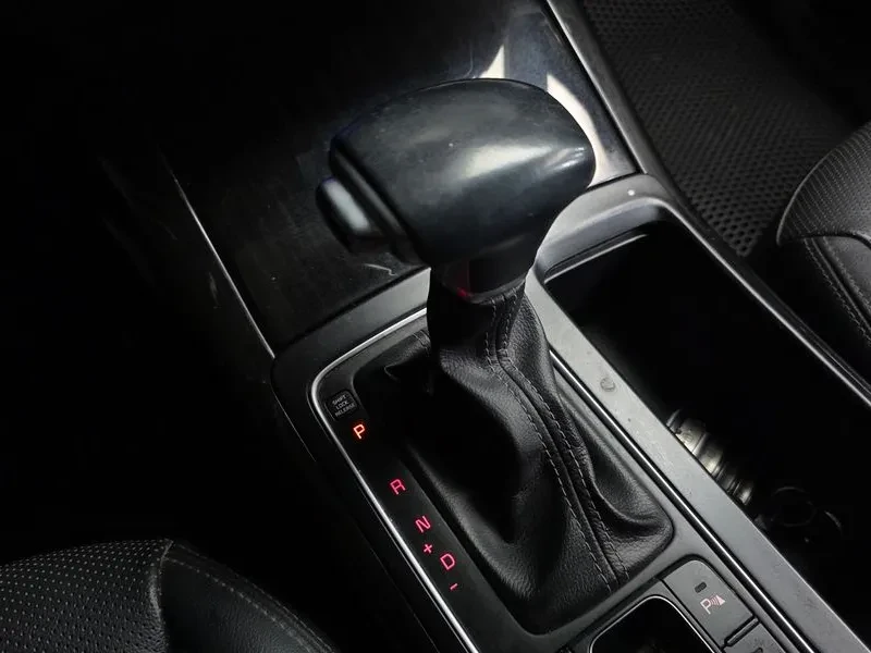 Kia Sorento Diesel 2.2 4х4 d Noblesse Special, снимка 17 - Автомобили и джипове - 55616502