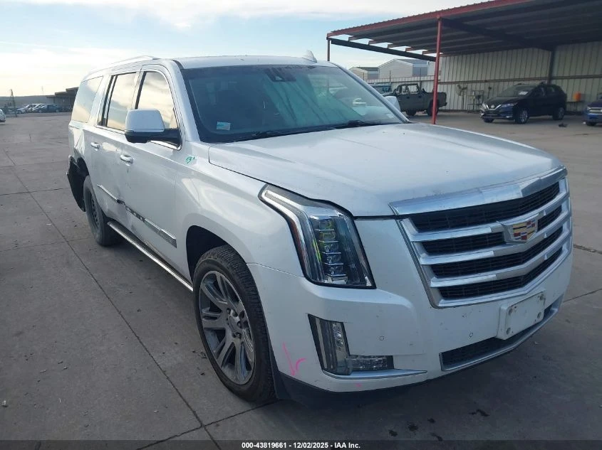 Cadillac Escalade 6.2L V-8 DI, VVT, 420HP 4X4 Drive, снимка 1