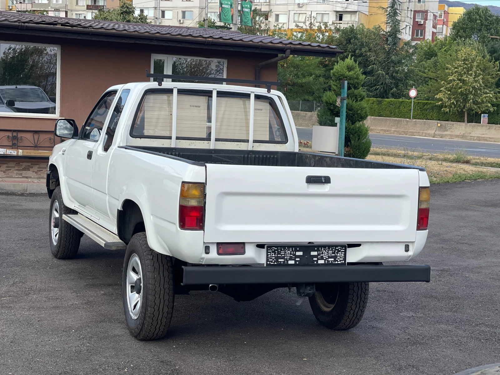 Toyota Hilux 2.4D 4x4 Климатик / Италия - изображение 4