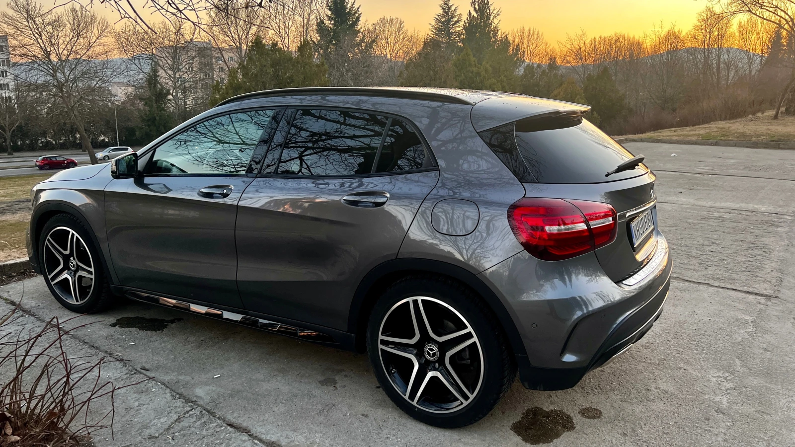 Mercedes-Benz GLA 220 4MATIC* NIGHT ПАКЕТ - изображение 6