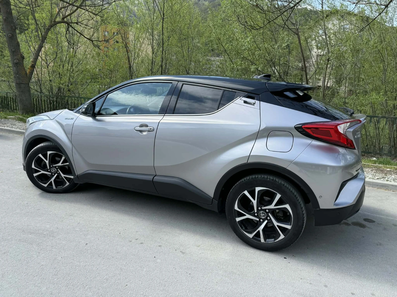 Toyota C-HR 1.8 HYBRID - ГАРАНЦИЯ!, снимка 3 - Автомобили и джипове - 52814772