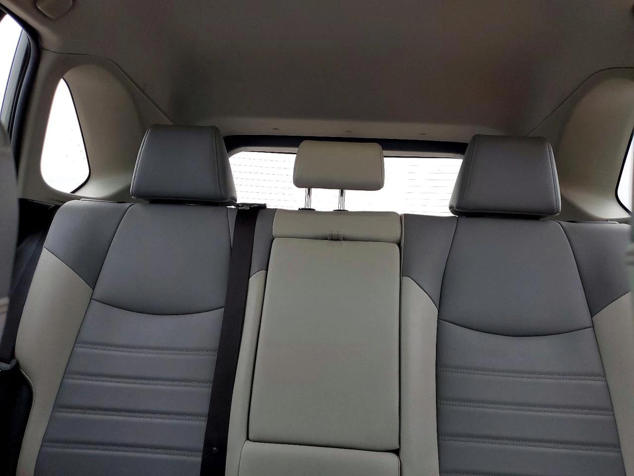 Toyota Rav4 XLE PREMIUM, снимка 9 - Автомобили и джипове - 53904005