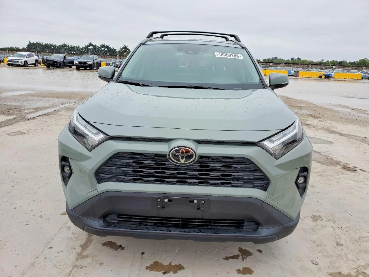 Toyota Rav4 XLE PREMIUM, снимка 3 - Автомобили и джипове - 53904005