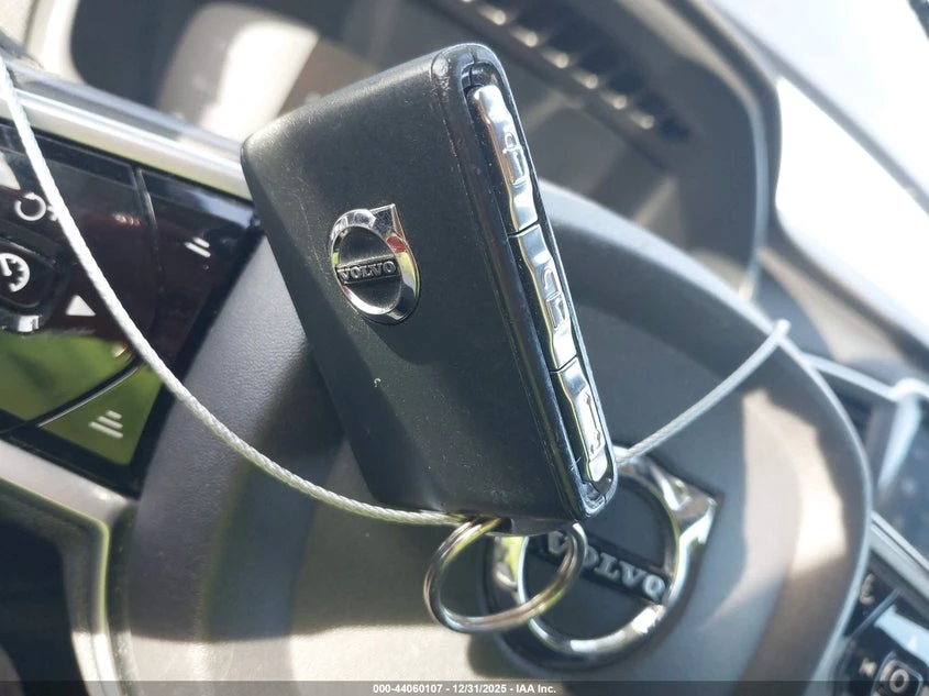 Volvo Xc90 2l T5 Momentum, снимка 11 - Автомобили и джипове - 53919166