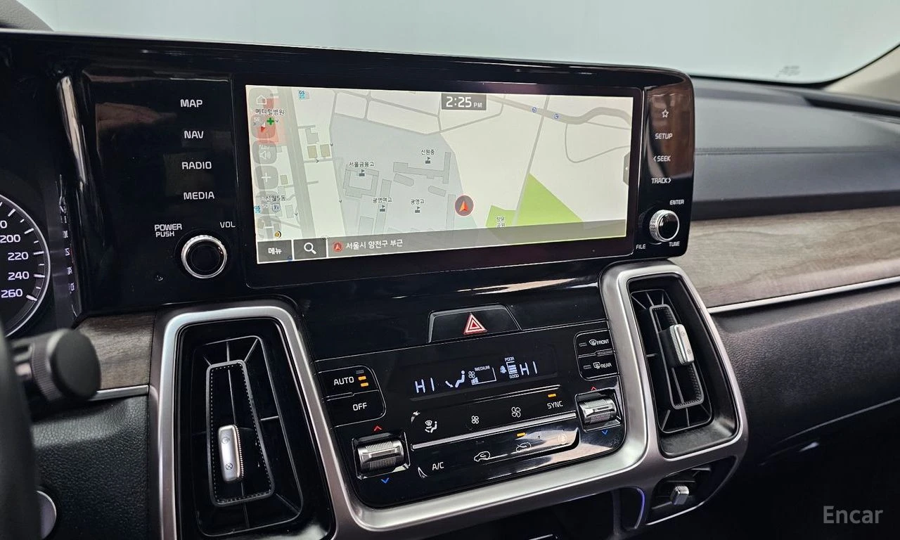 Kia Sorento PRESTIGE* 2.2D* ОБДУХВАНЕ* КАМЕРИ* ПОДГРЕВ* KEYLES, снимка 12 - Автомобили и джипове - 54478058