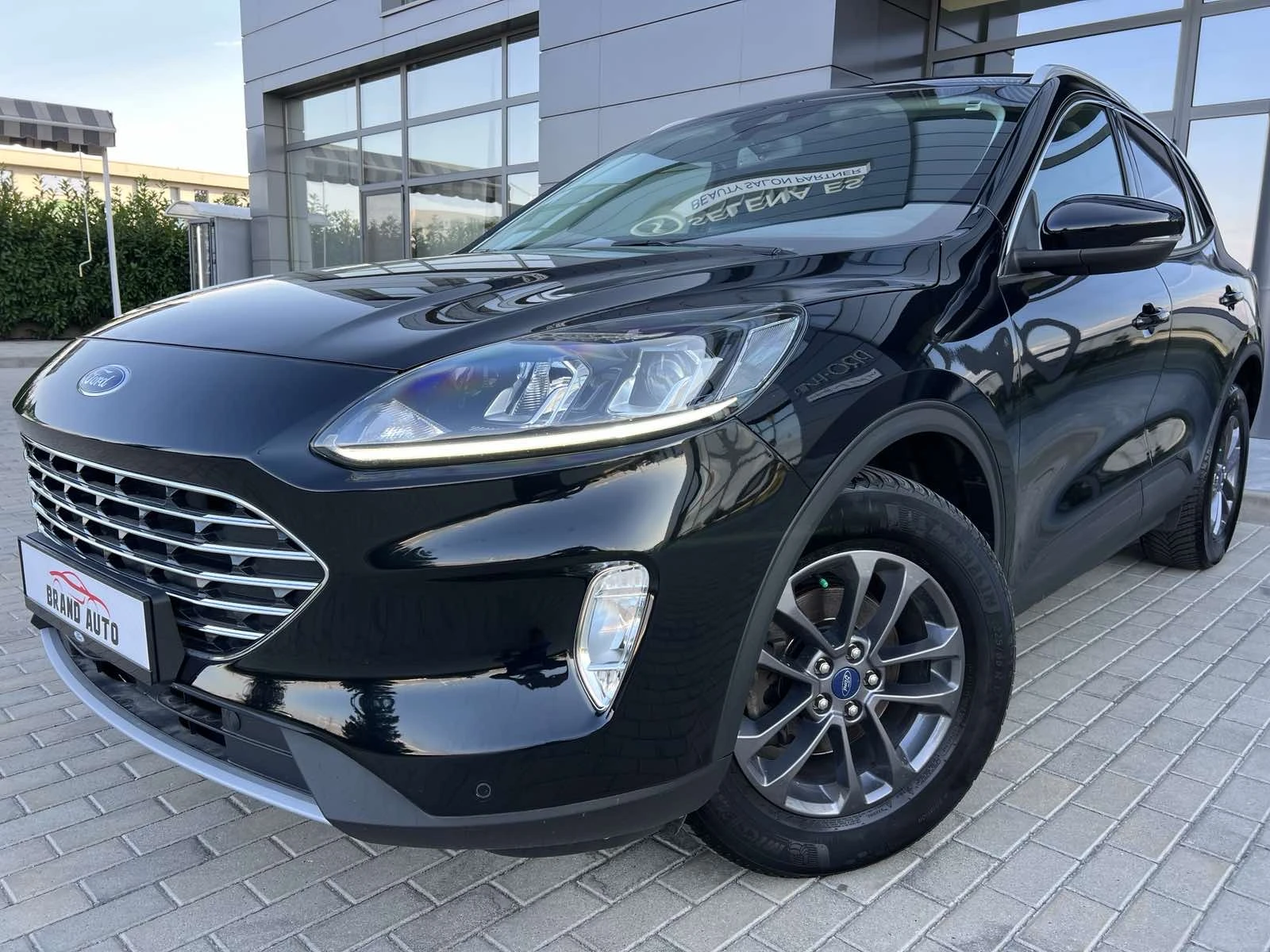 Ford Kuga 2.5 DURATEC 190k.c. * FHEV * TITANIUM