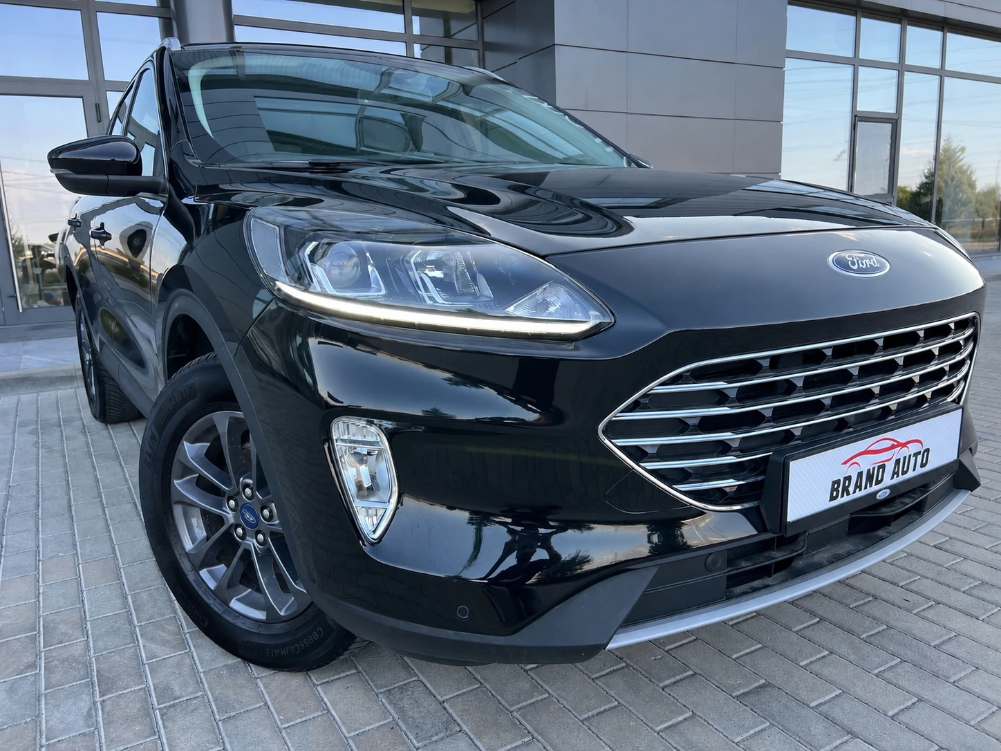Ford Kuga 2.5 DURATEC 190k.c. * FHEV * TITANIUM, снимка 3 - Автомобили и джипове - 55866961