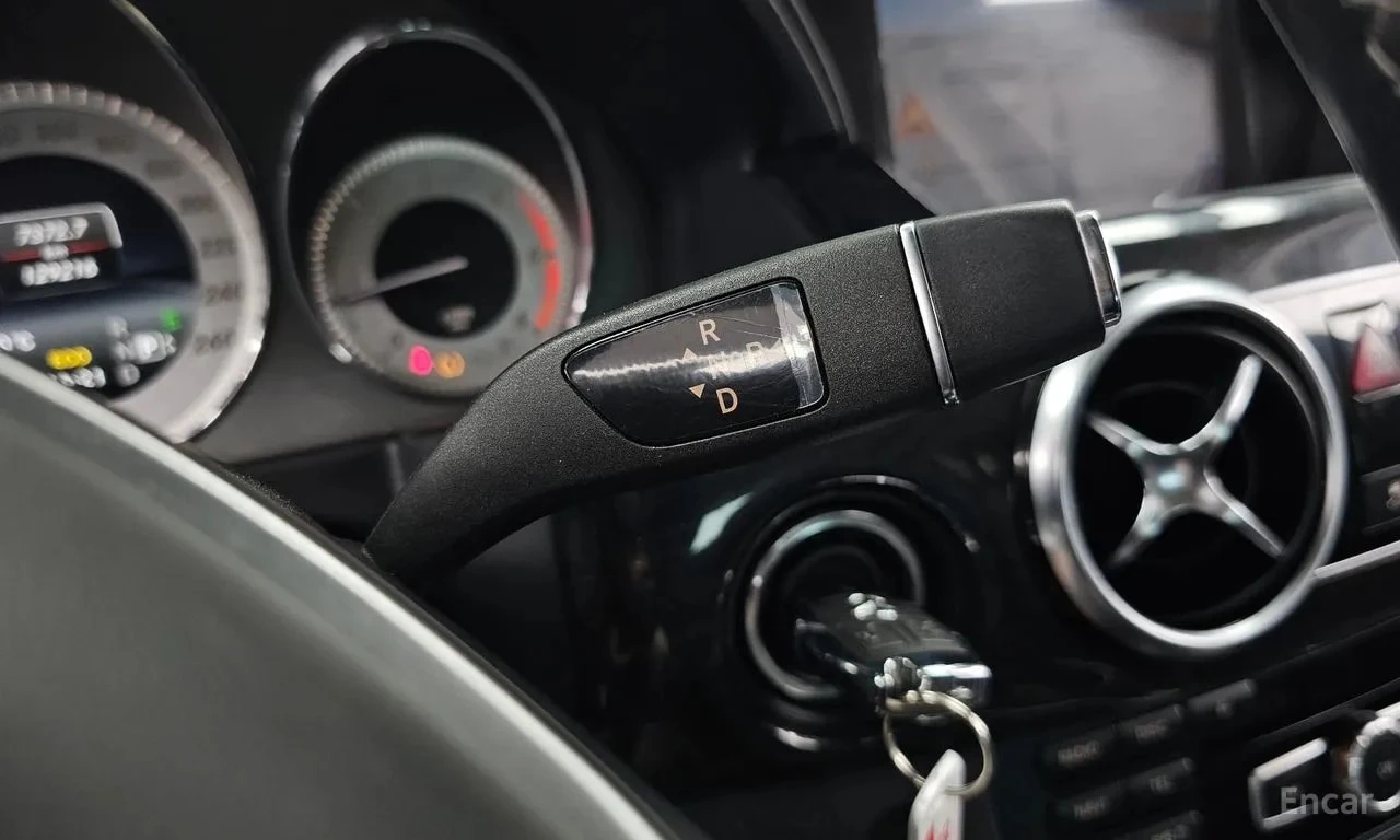Mercedes-Benz GLK * АВТОКРЕДИТ БЕЗ ПЪРВОНАЧАЛНА ВНОСКА, снимка 9 - Автомобили и джипове - 56021868