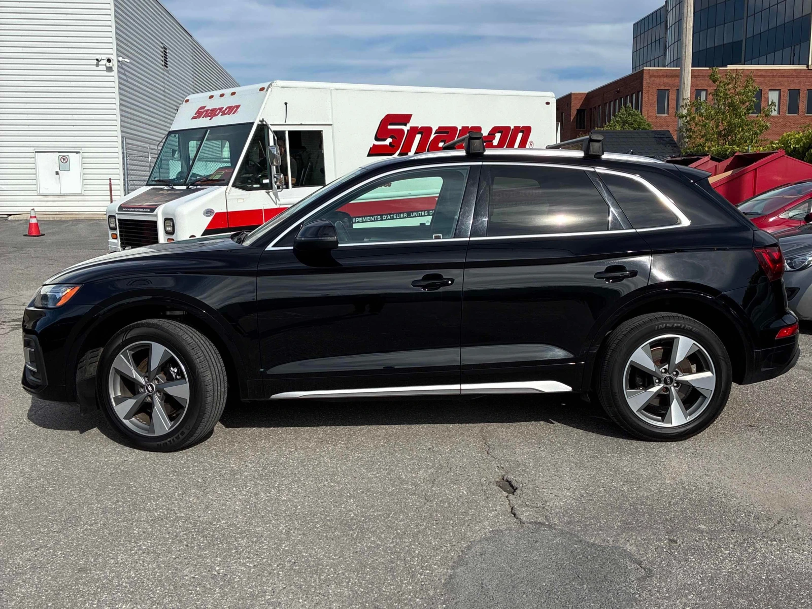 Audi Q5 * Komfort * CARFAX * БЕЗ ПЪРВОНАЧАЛНА ВНОСКА, снимка 15 - Автомобили и джипове - 56057061