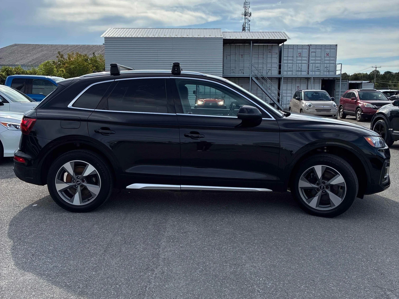 Audi Q5 * Komfort * CARFAX * БЕЗ ПЪРВОНАЧАЛНА ВНОСКА, снимка 3 - Автомобили и джипове - 56057061
