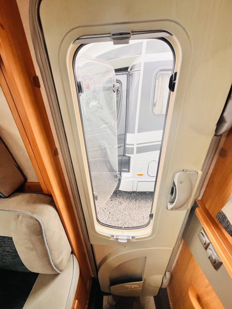 Кемпер Adria Coral S 670 SL, 3.0L, Климатик , снимка 16 - Каравани и кемпери - 52331997