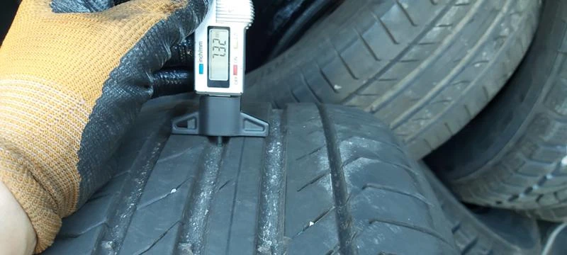 Гуми Летни 235/50R18, снимка 4 - Гуми и джанти - 30581800