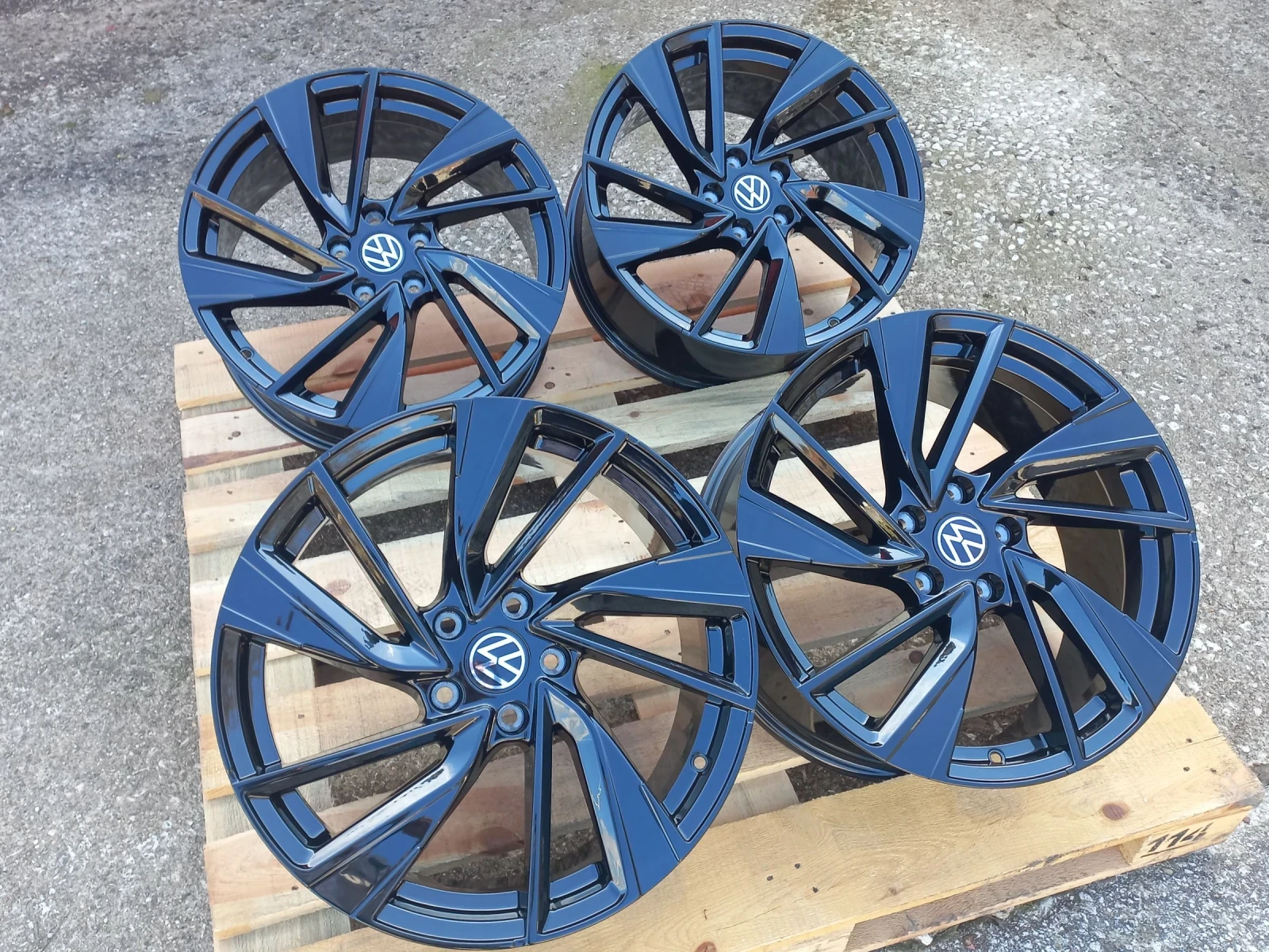 Джанти за VW, снимка 8 - Гуми и джанти - 53991852