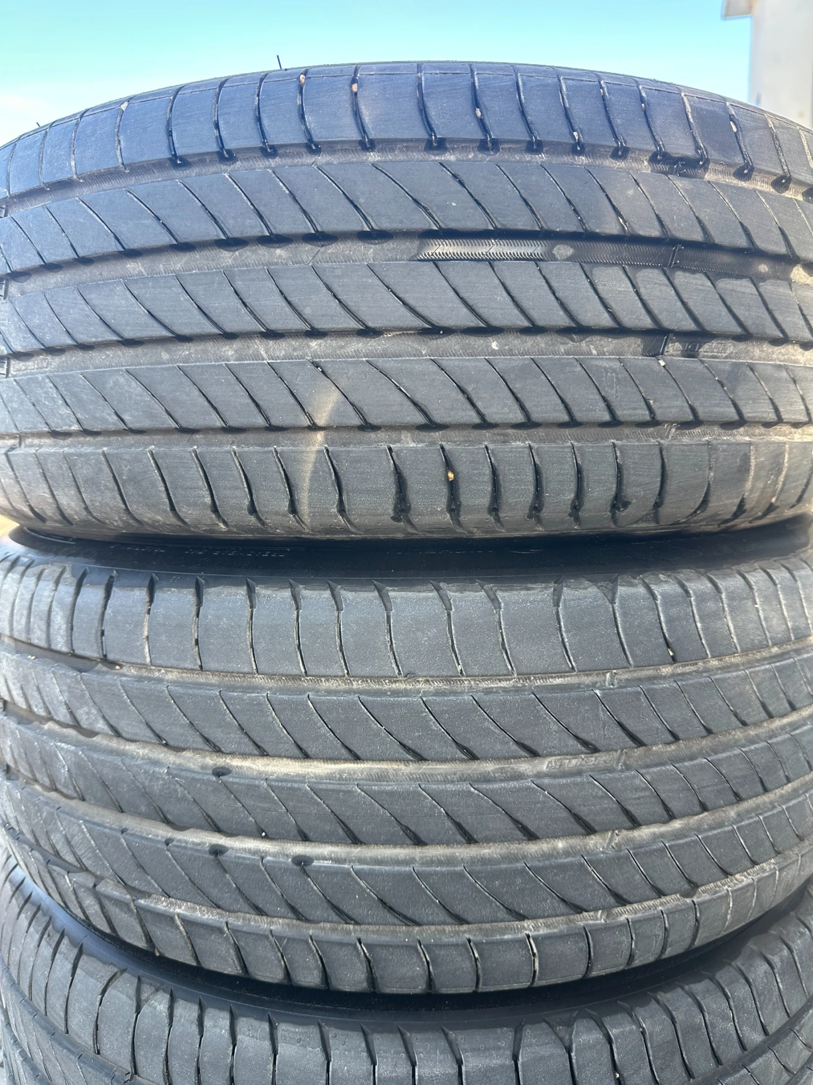 Гуми Летни 215/55R17, снимка 2 - Гуми и джанти - 56646424