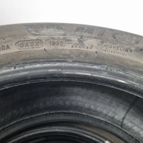 Гуми Зимни 225/50R17, снимка 2 - Гуми и джанти - 52841999