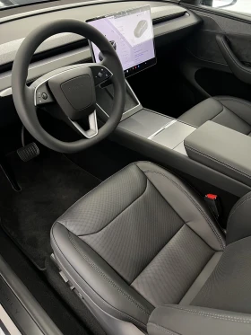 Tesla Model Y Juniper Long Range Dual AWD 01/2026, снимка 10