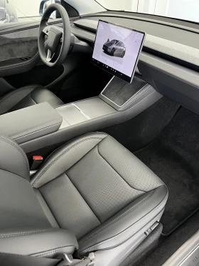 Tesla Model Y Juniper Long Range Dual AWD 01/2026, снимка 11