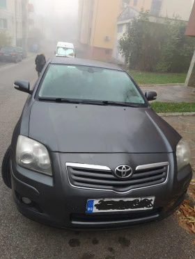 Toyota Avensis 1.8 газ/бензин, снимка 1