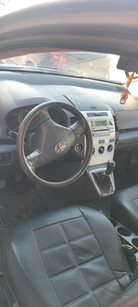 Toyota Corolla verso 2.0, снимка 3 - Автомобили и джипове - 45267792