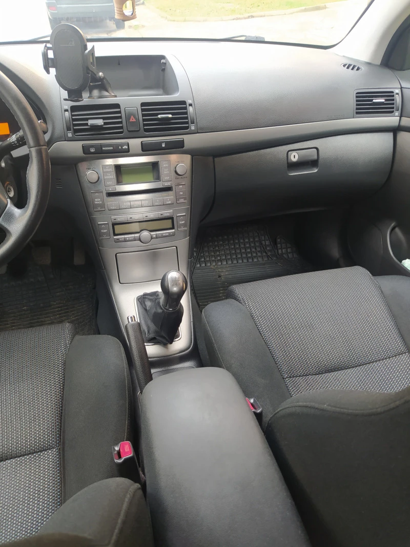 Toyota Avensis 1.8 газ/бензин, снимка 7 - Автомобили и джипове - 43029639