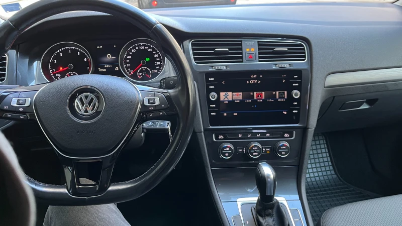 VW Golf 1.5 TSI , снимка 13 - Автомобили и джипове - 48110102