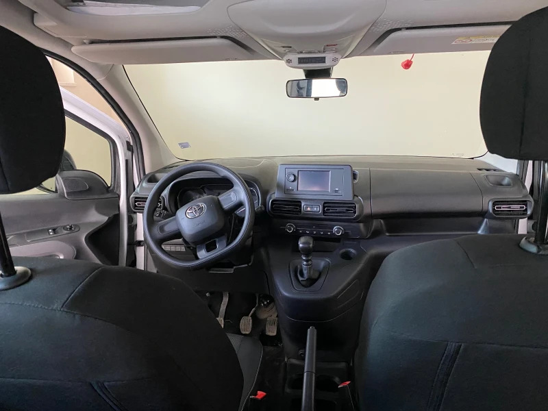 Toyota Proace City Verso това е версията с всички екстри по модела, снимка 10 - Автомобили и джипове - 49550708