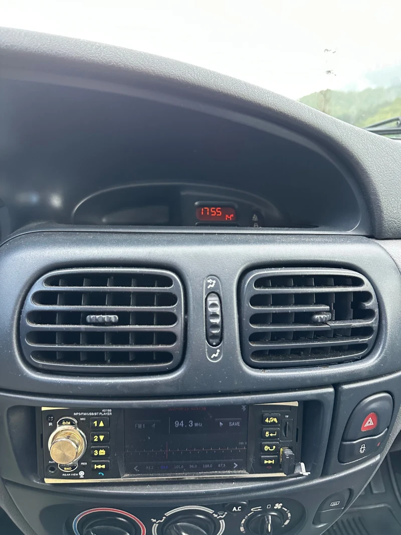 Renault Megane 1.4 16V LPG, снимка 8 - Автомобили и джипове - 52032645