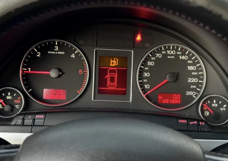 Audi A4 2.0 TDI / Quattro, снимка 7 - Автомобили и джипове - 51312432