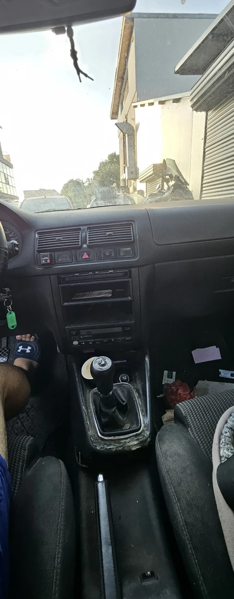 VW Golf 1.8 125hp, снимка 3 - Автомобили и джипове - 52418379