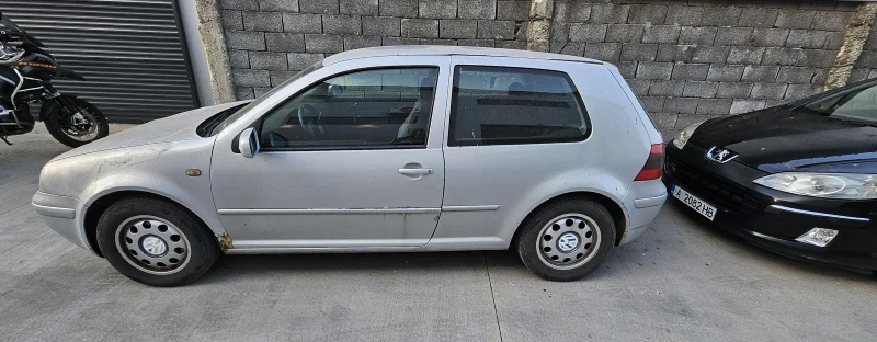VW Golf 1.8 125hp, снимка 2 - Автомобили и джипове - 52418379