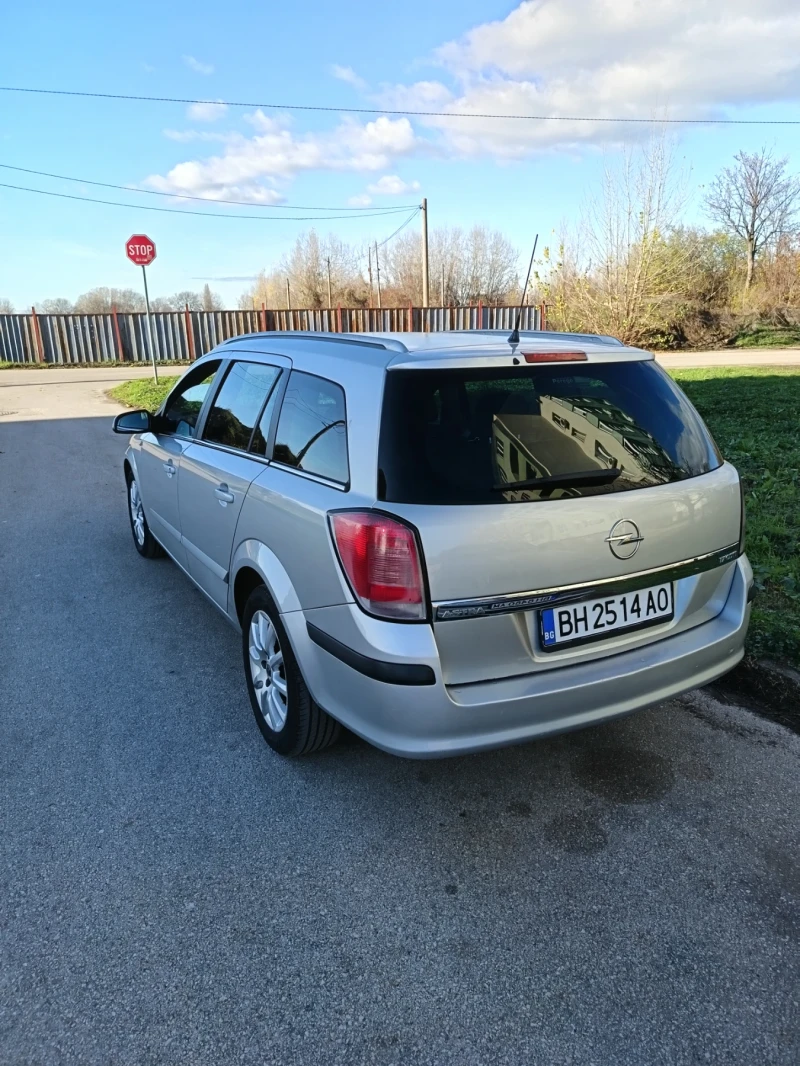 Opel Astra 1.7 CDTI, снимка 2 - Автомобили и джипове - 52597547