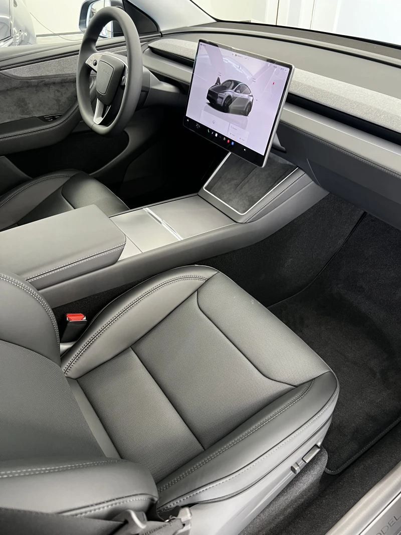 Tesla Model Y Juniper Long Range Dual AWD 01/2026, снимка 11 - Автомобили и джипове - 52816255