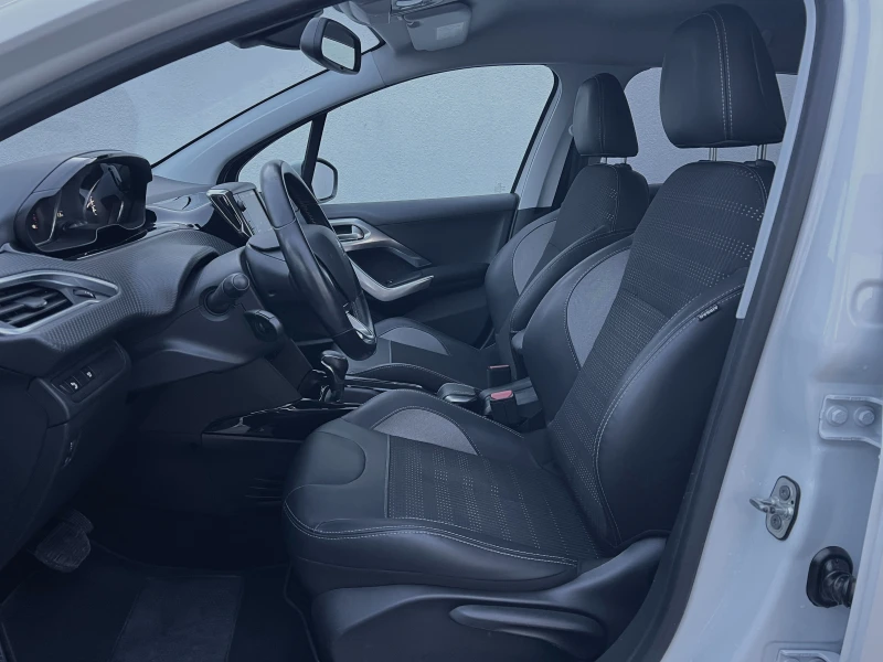 Peugeot 2008 1.5BlueHDi Automatic = = 112 000km= = , снимка 12 - Автомобили и джипове - 52841682