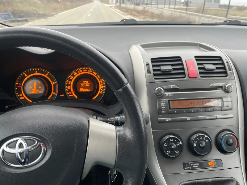 Toyota Auris Toyota Auris 2.0 D4D, снимка 8 - Автомобили и джипове - 53063195