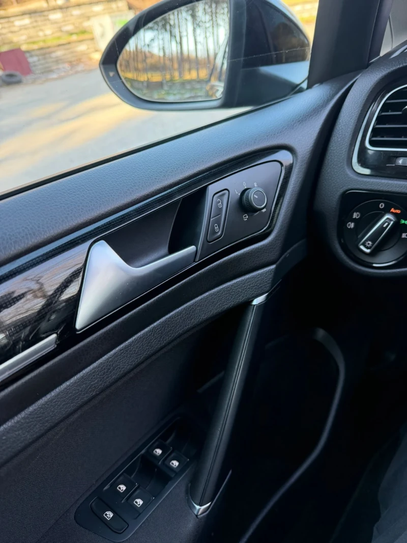 VW Golf, снимка 16 - Автомобили и джипове - 53250105