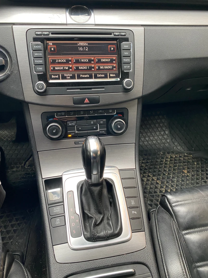 VW Passat 1.4 tsi, снимка 9 - Автомобили и джипове - 53565435