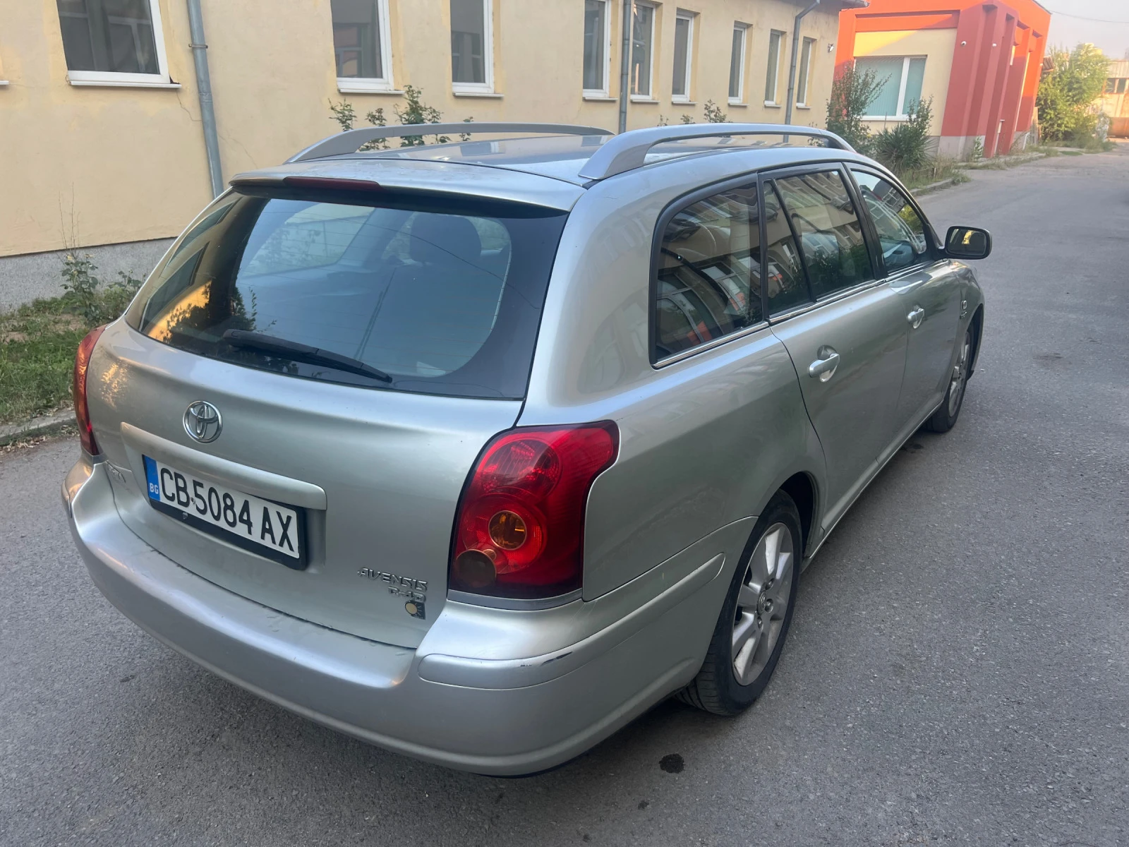 Toyota Avensis 2.2 D-cat - изображение 5