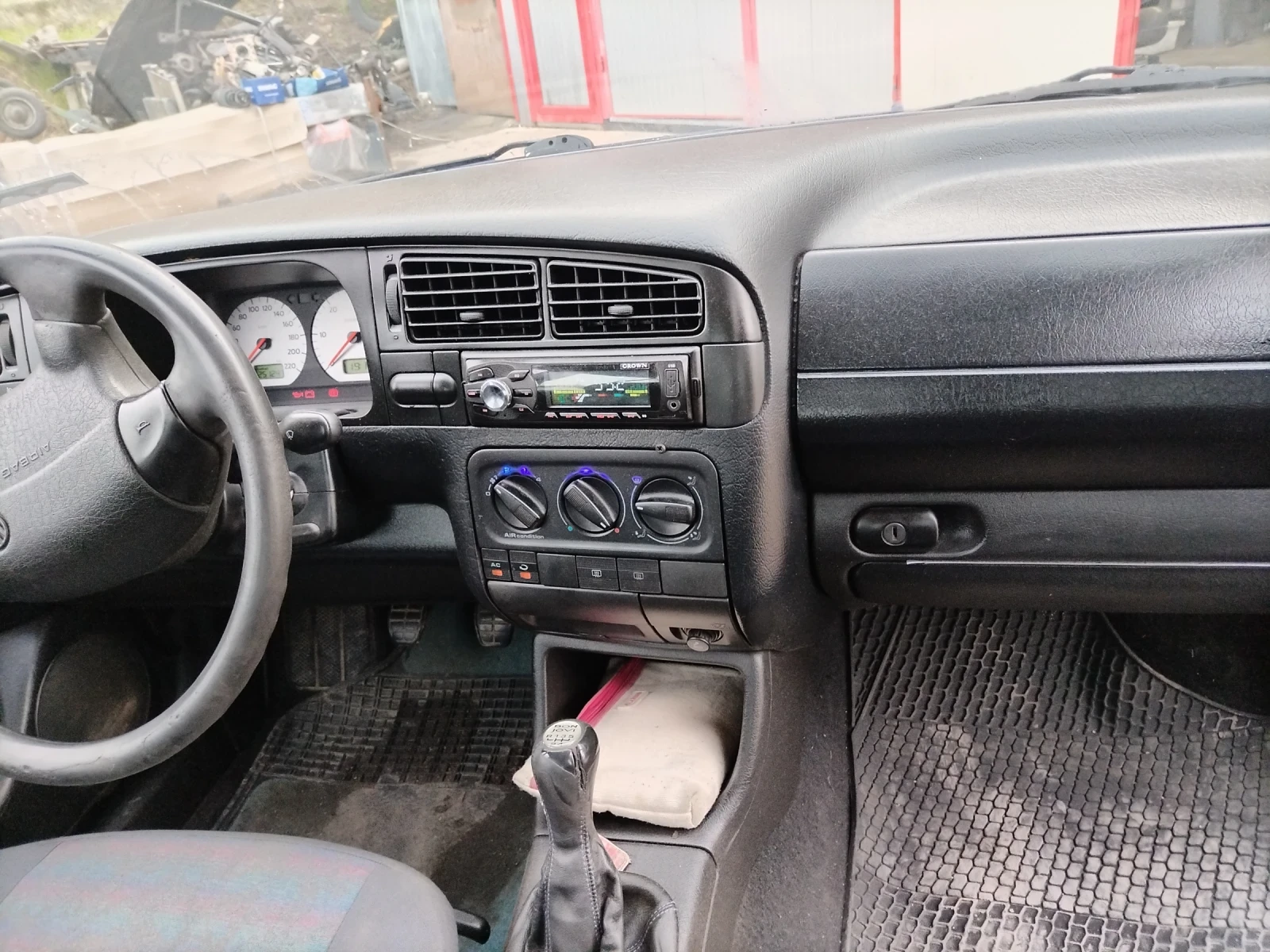 VW Golf 1.9 TDI ITALIQ  - изображение 10