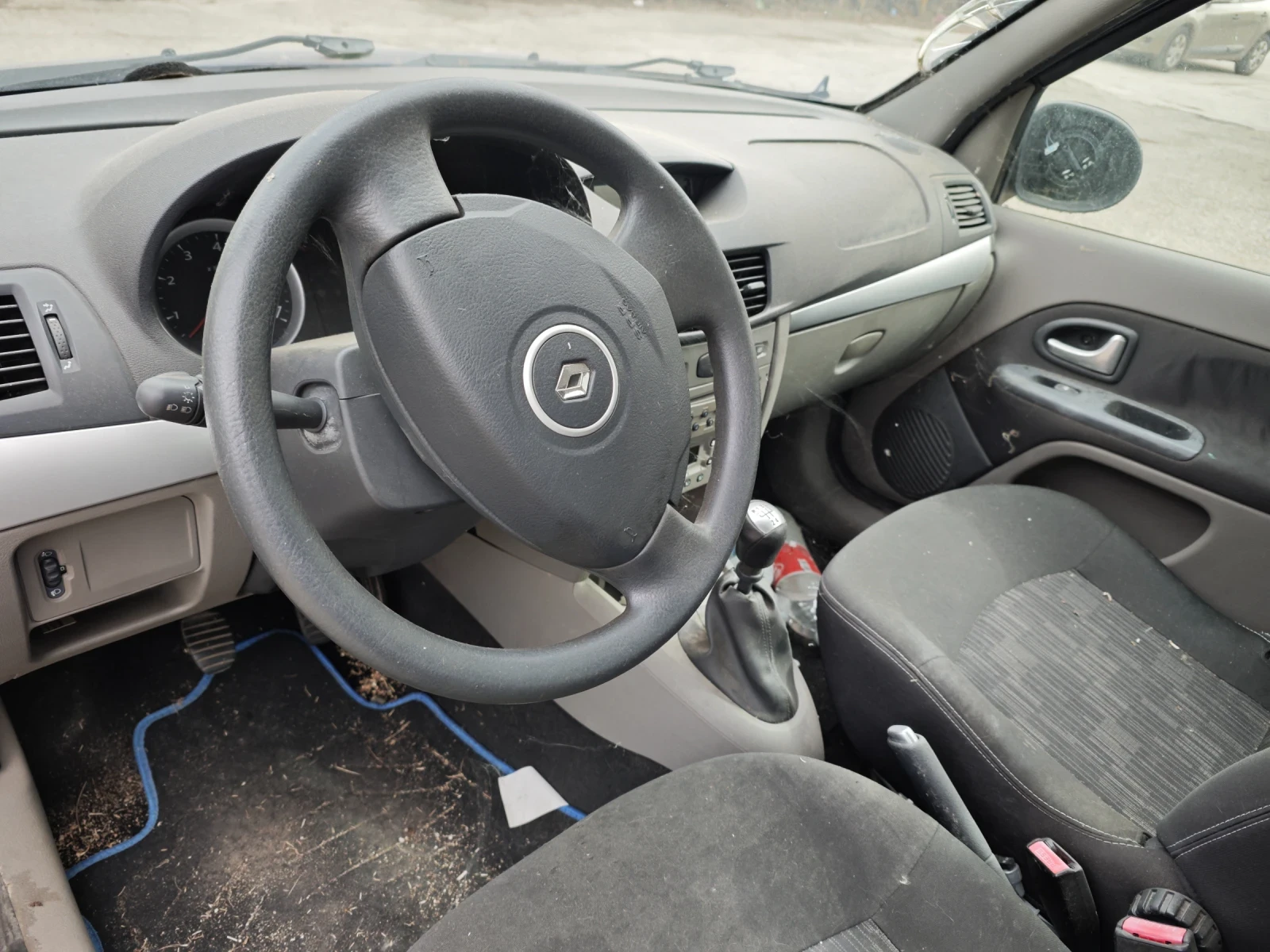 Renault Symbol 1.4 за части - изображение 3